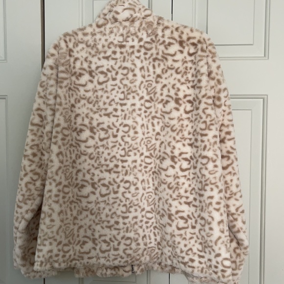 woman’s animal print light jacket - size 1X - Brand is Andree by unit - Picture 5 of 6